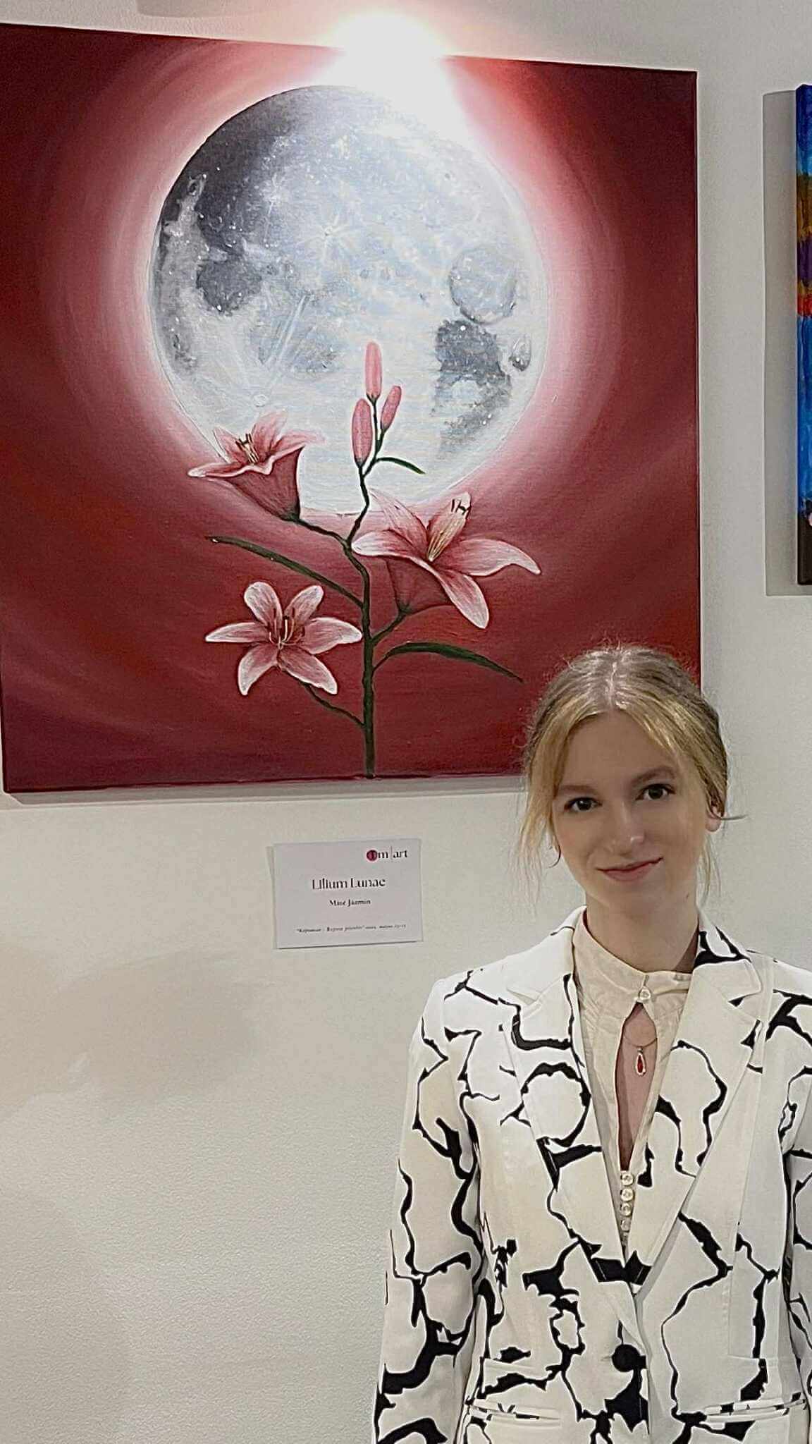 Máté Jázmin a Liliom Lunae című festényével